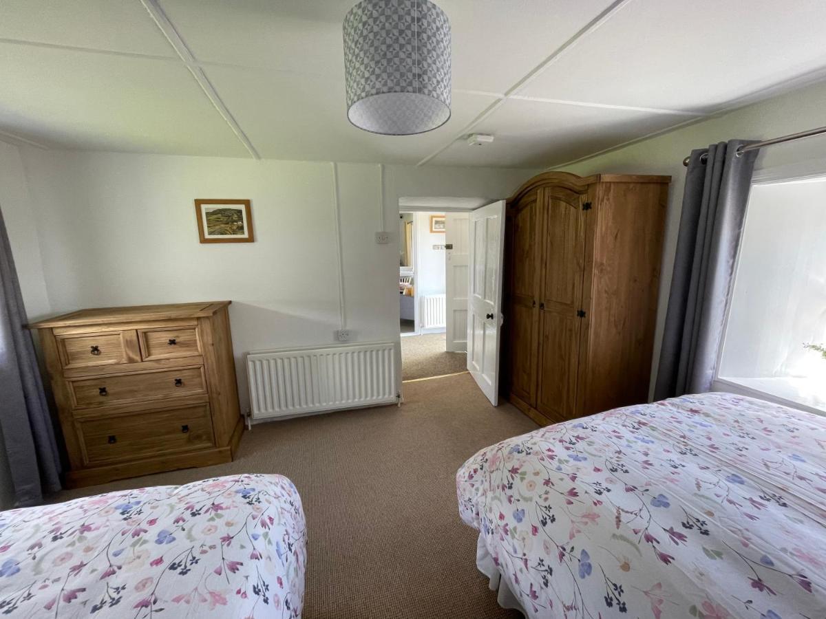 Anne'S Thatched Cottage Kilcar Екстер'єр фото
